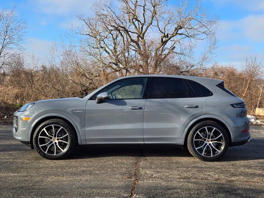 2026 Porsche Cayenne E-Hybrid Base