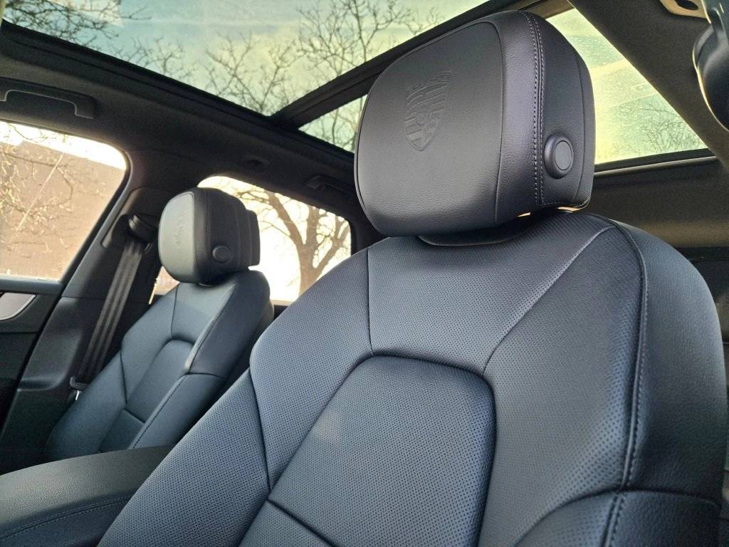 2026 Porsche Cayenne E-Hybrid Base