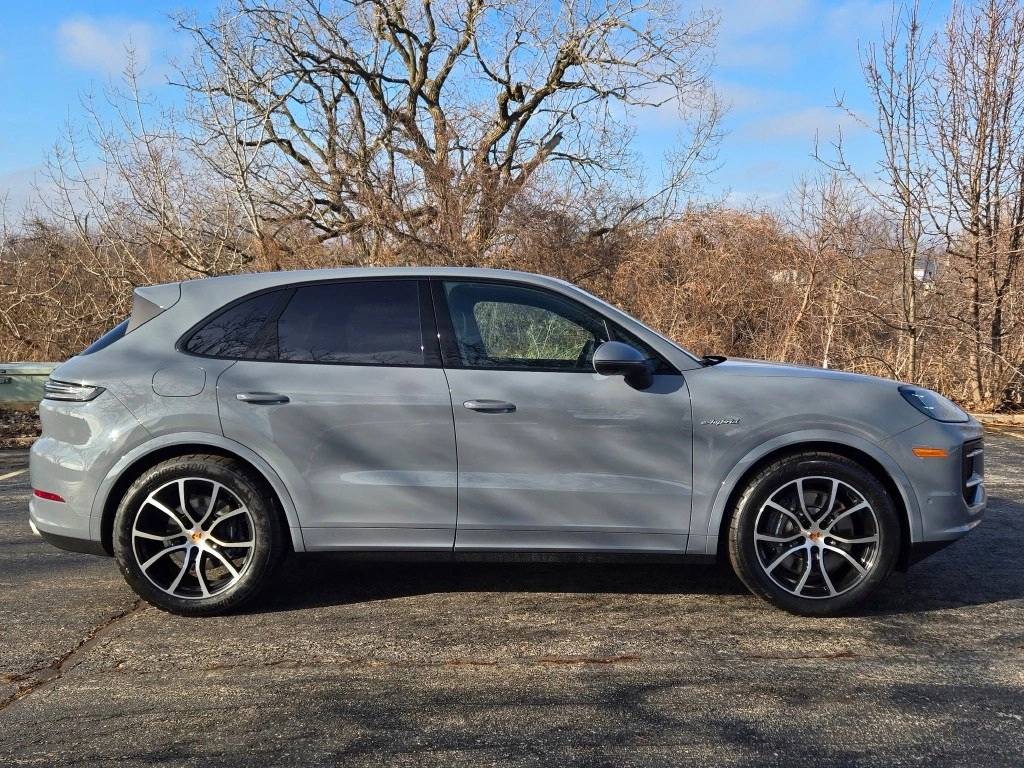 2026 Porsche Cayenne E-Hybrid Base