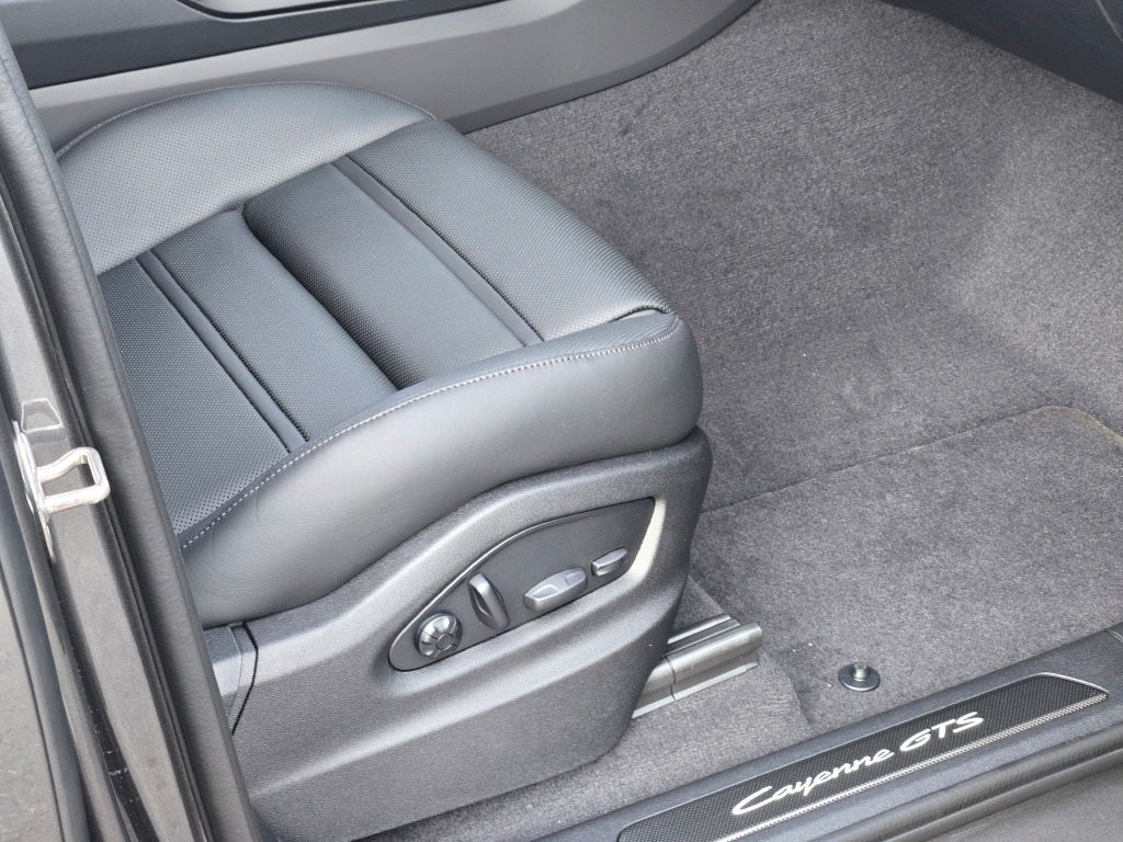 2026 Porsche Cayenne GTS