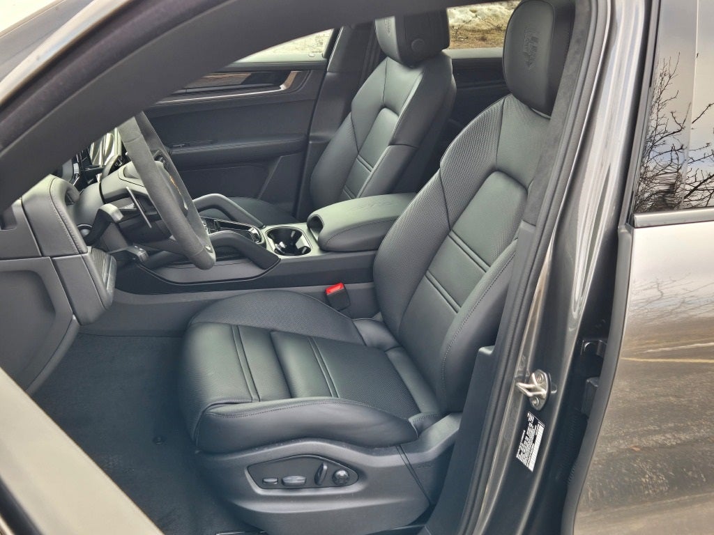 2026 Porsche Cayenne GTS