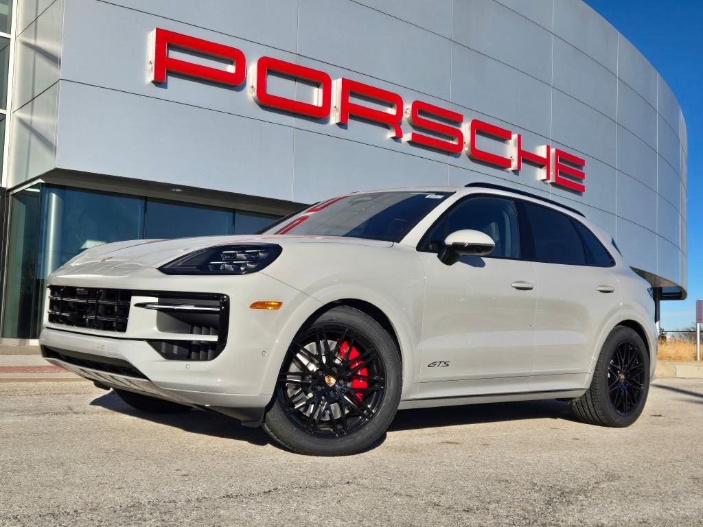 2026 Porsche Cayenne GTS — photo 1 of 38