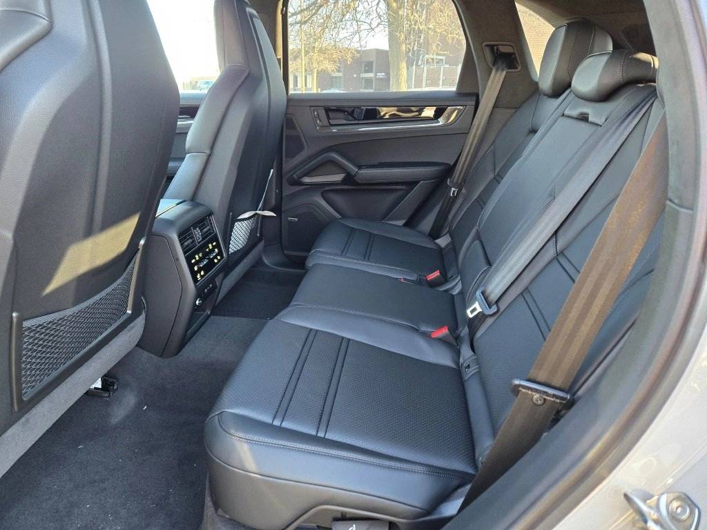 2026 Porsche Cayenne GTS