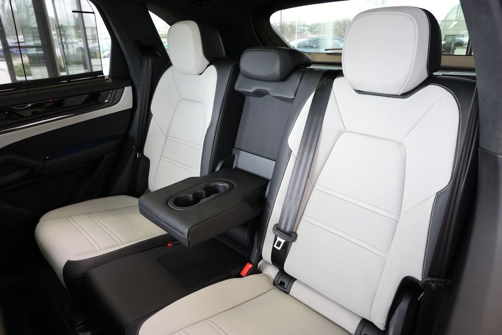 2026 Porsche Cayenne GTS