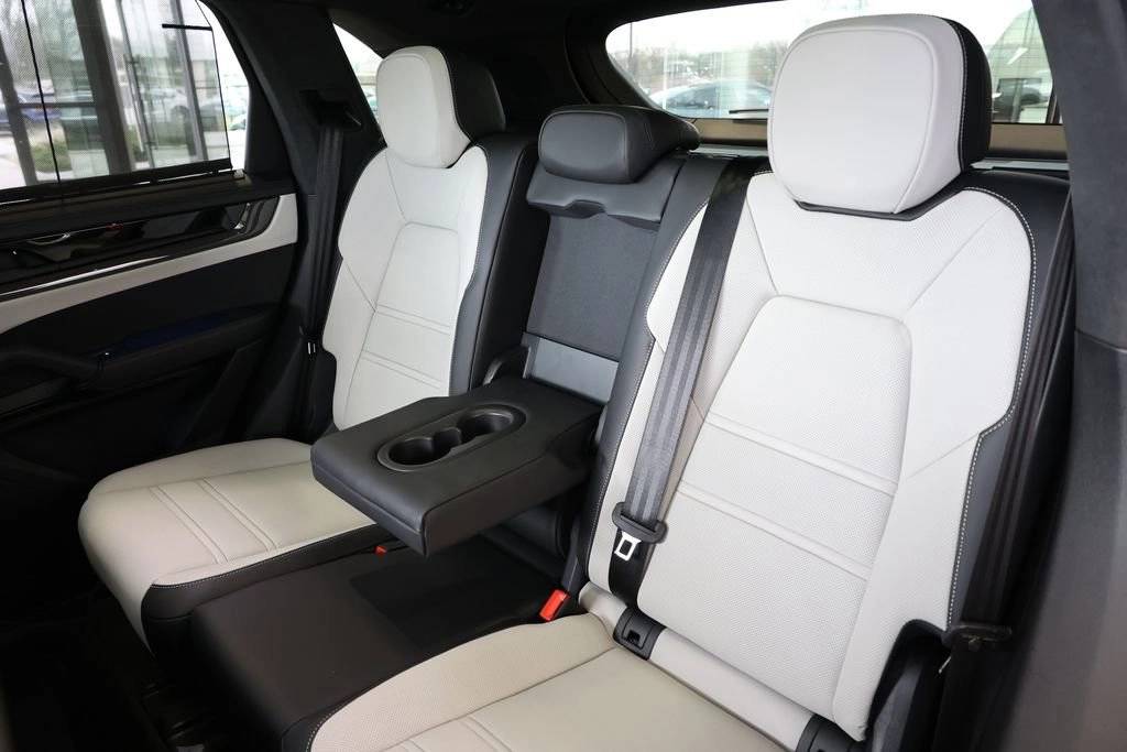 2026 Porsche Cayenne GTS