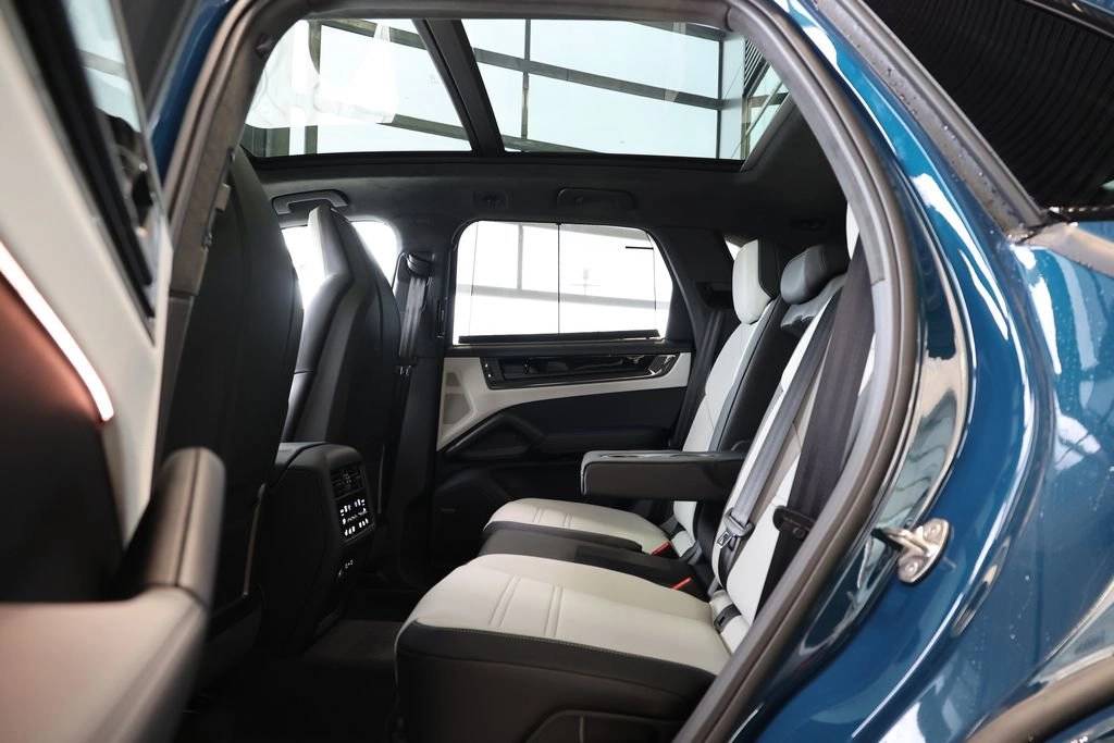 2026 Porsche Cayenne GTS