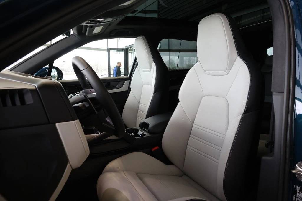 2026 Porsche Cayenne GTS