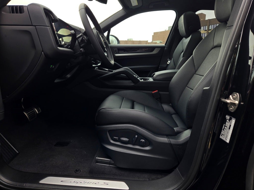 2025 Porsche Cayenne S