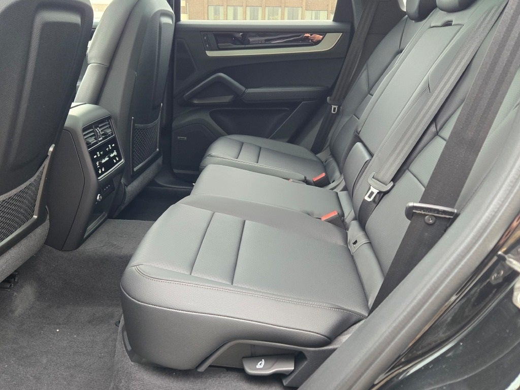 2025 Porsche Cayenne S