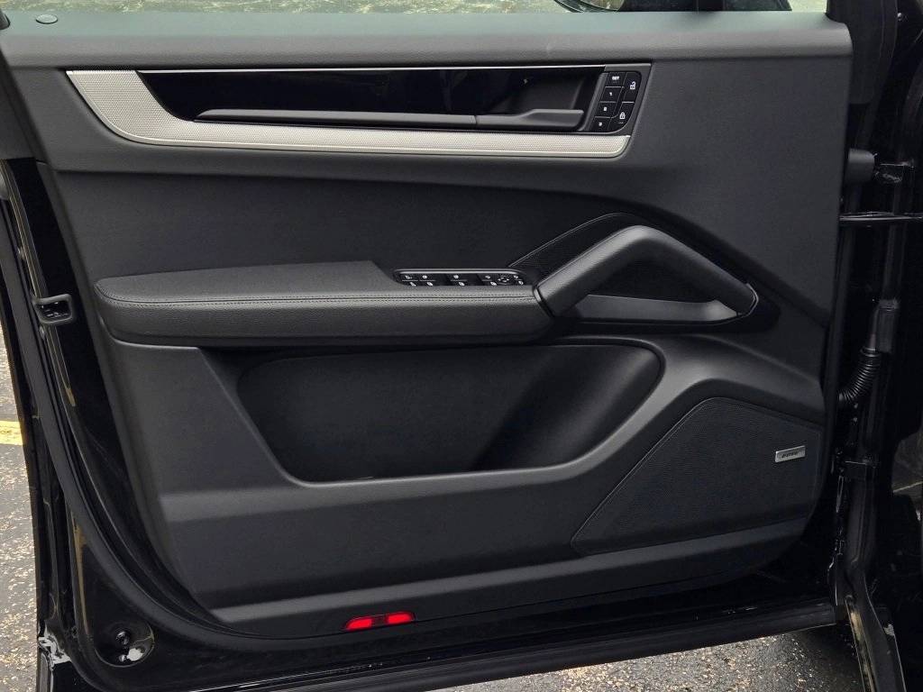2025 Porsche Cayenne S