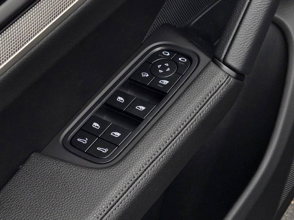 2025 Porsche Cayenne S