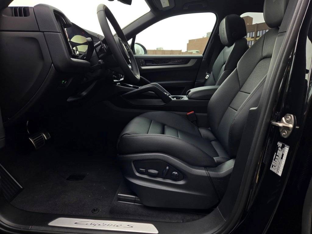 2025 Porsche Cayenne S
