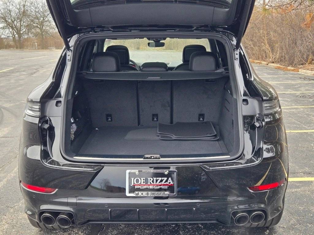 2025 Porsche Cayenne S