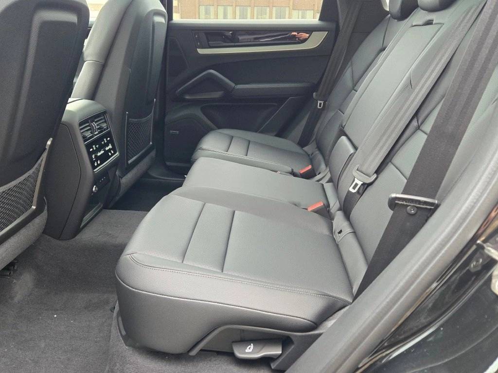 2025 Porsche Cayenne S