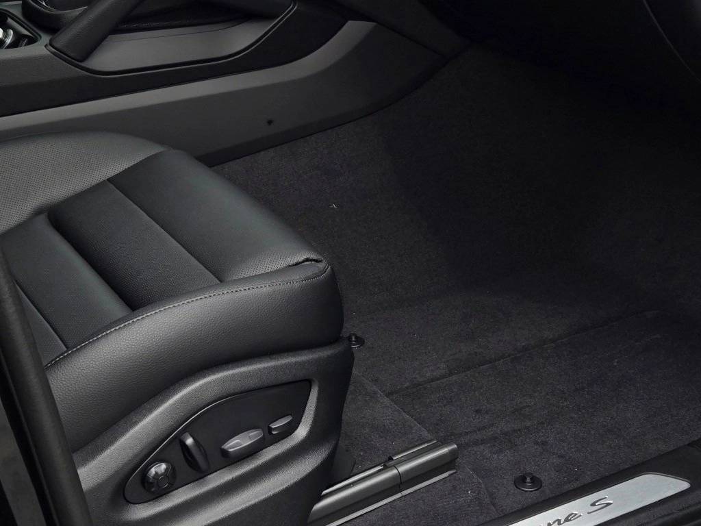 2025 Porsche Cayenne S