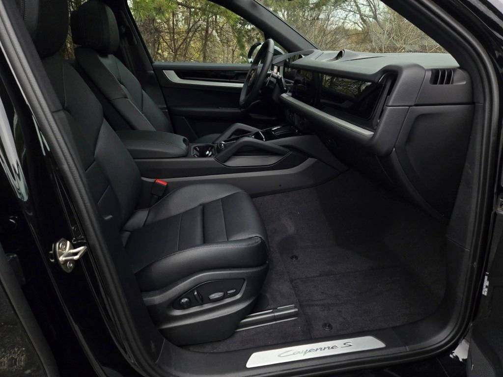 2025 Porsche Cayenne S