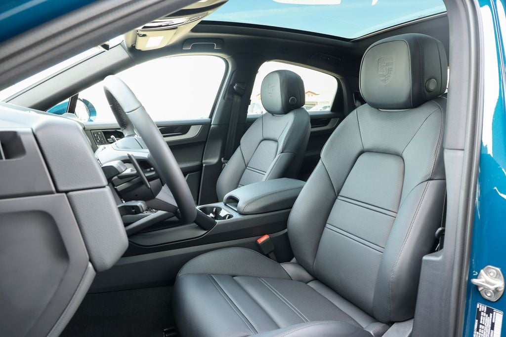 2026 Porsche Cayenne Coupe Base