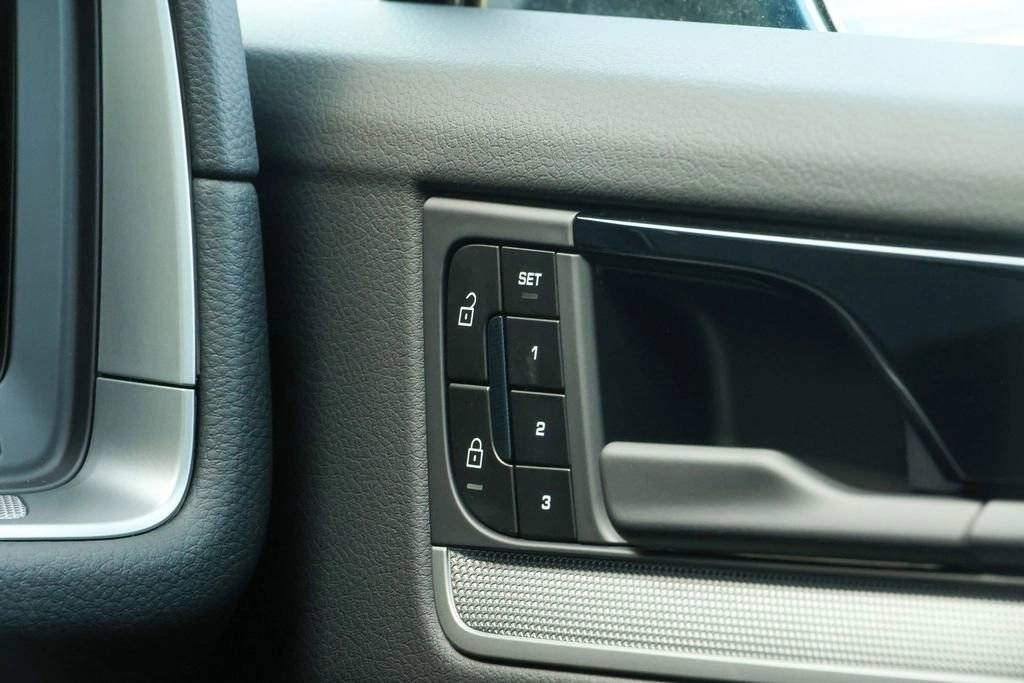 2026 Porsche Cayenne Coupe Base