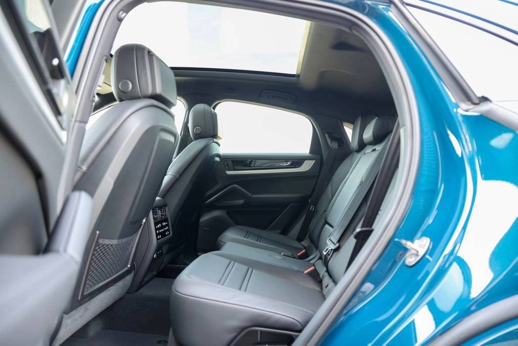 2026 Porsche Cayenne Coupe Base