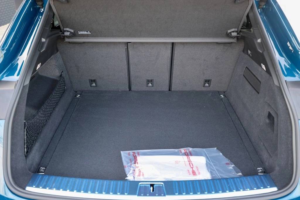 2026 Porsche Cayenne Coupe Base