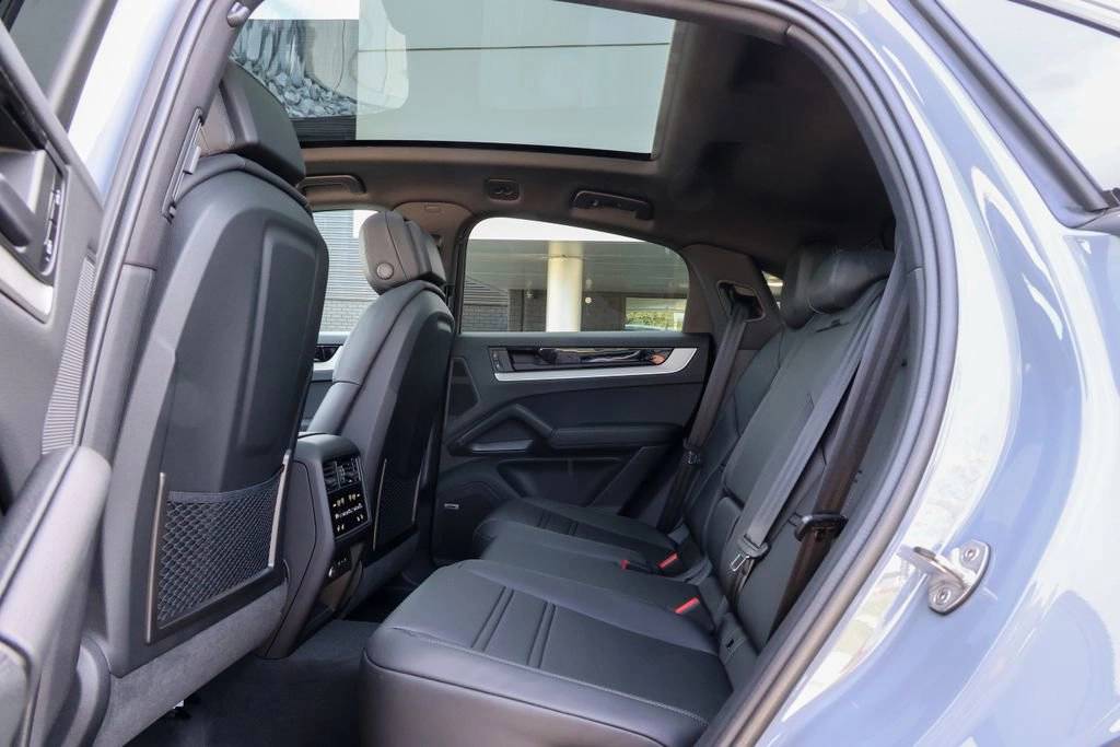 2026 Porsche Cayenne Coupe Base