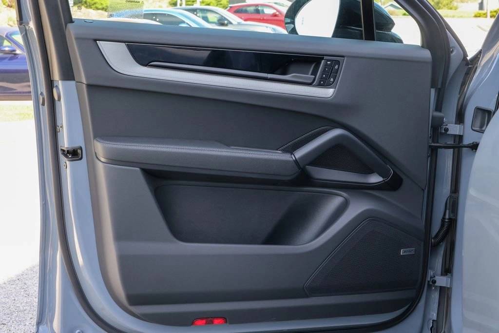 2026 Porsche Cayenne Coupe Base