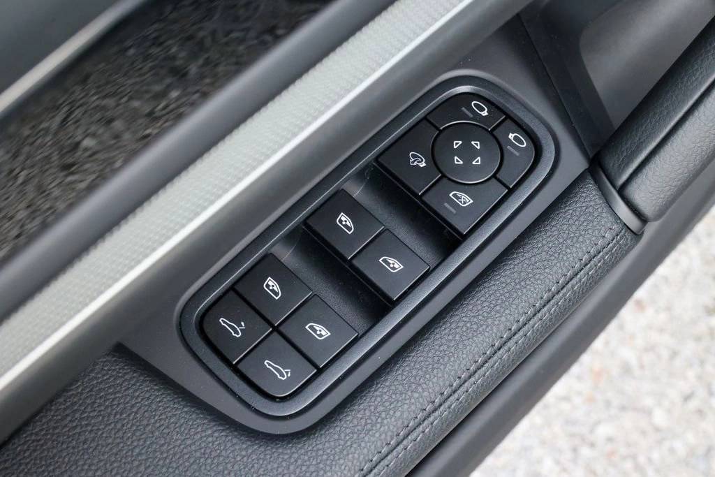 2026 Porsche Cayenne Coupe Base