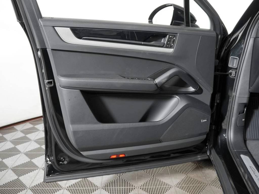 2026 Porsche Cayenne Coupe Base