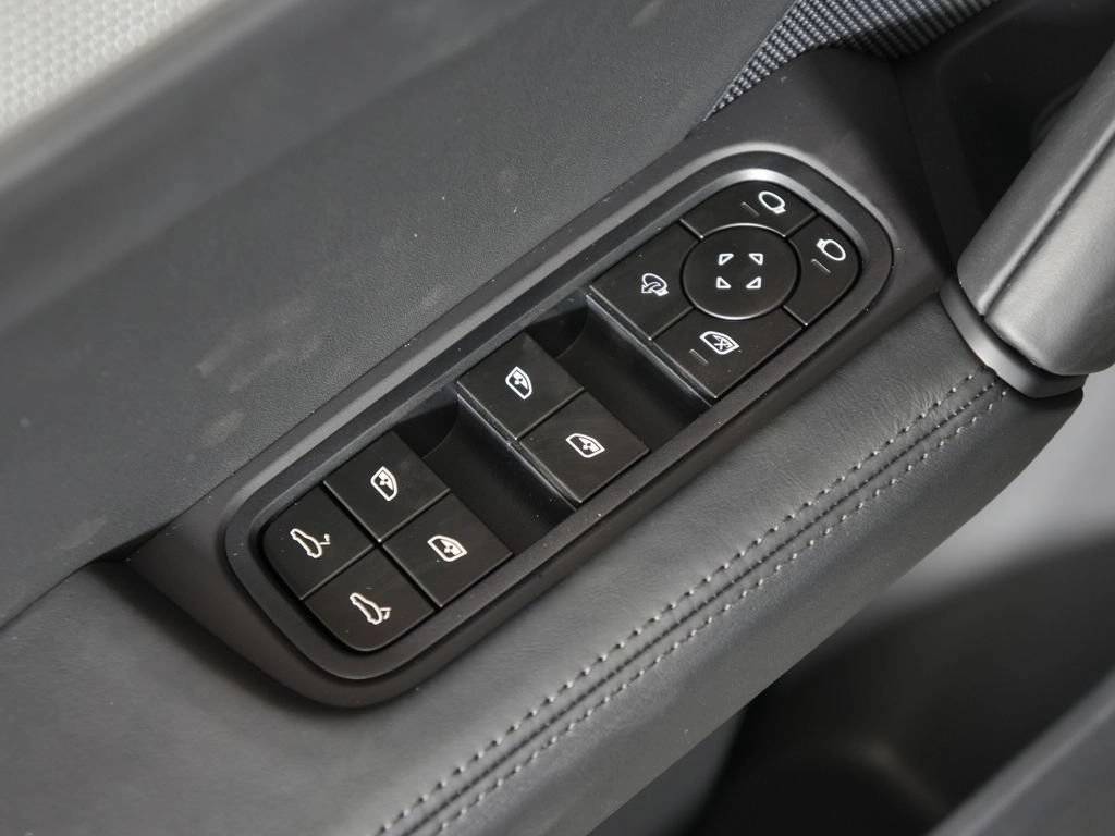 2026 Porsche Cayenne Coupe Base