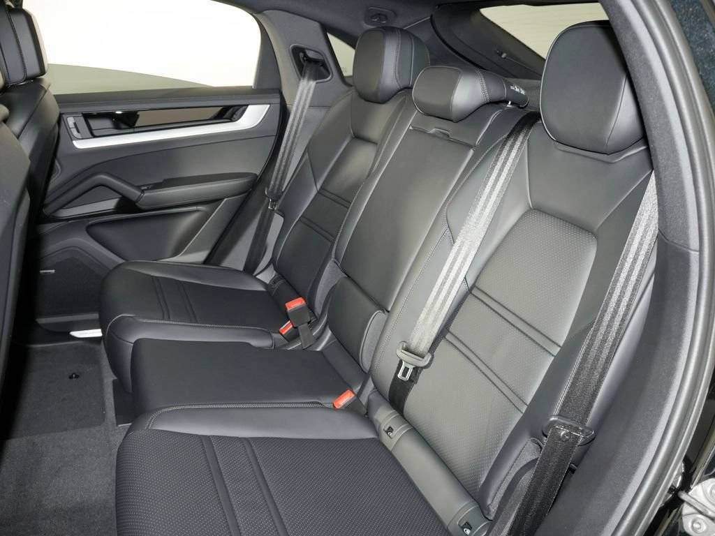 2026 Porsche Cayenne Coupe Base