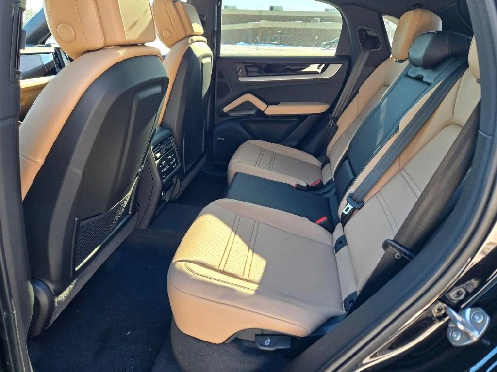 2026 Porsche Cayenne Coupe Base