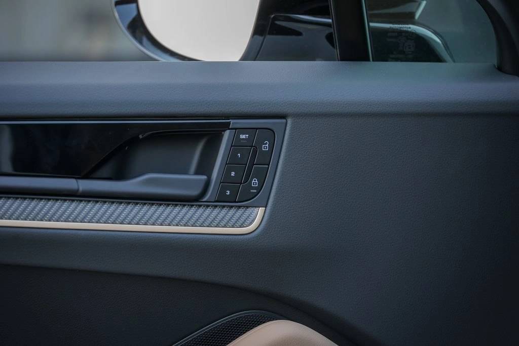 2026 Porsche Cayenne Coupe Base