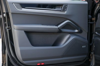2026 Porsche Cayenne Coupe Base