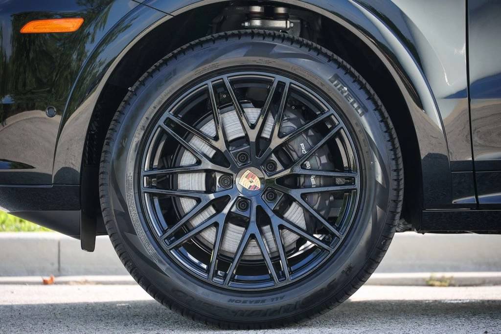 2026 Porsche Cayenne Coupe Base