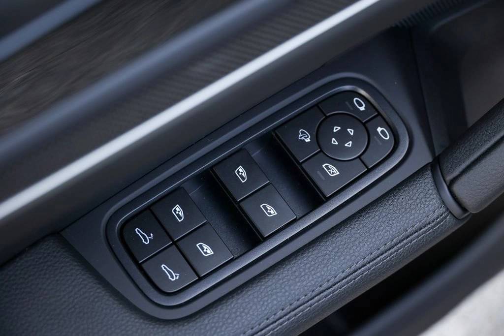 2026 Porsche Cayenne Coupe Base