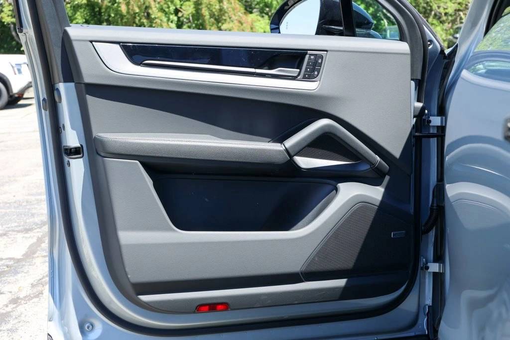 2026 Porsche Cayenne Coupe Base