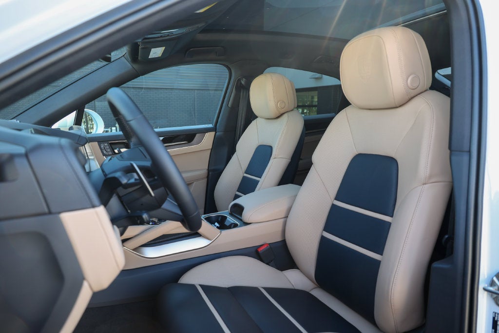2026 Porsche Cayenne Coupe Base