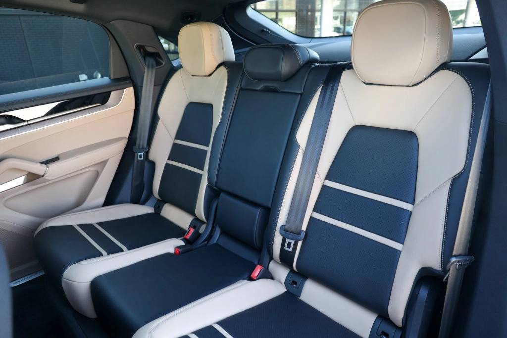 2026 Porsche Cayenne Coupe Base
