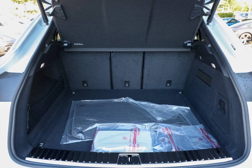 2026 Porsche Cayenne Coupe Base