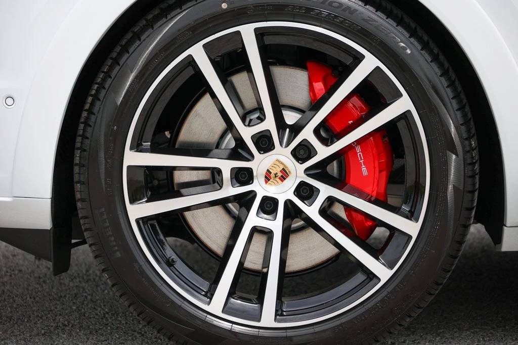 2026 Porsche Cayenne Coupe GTS