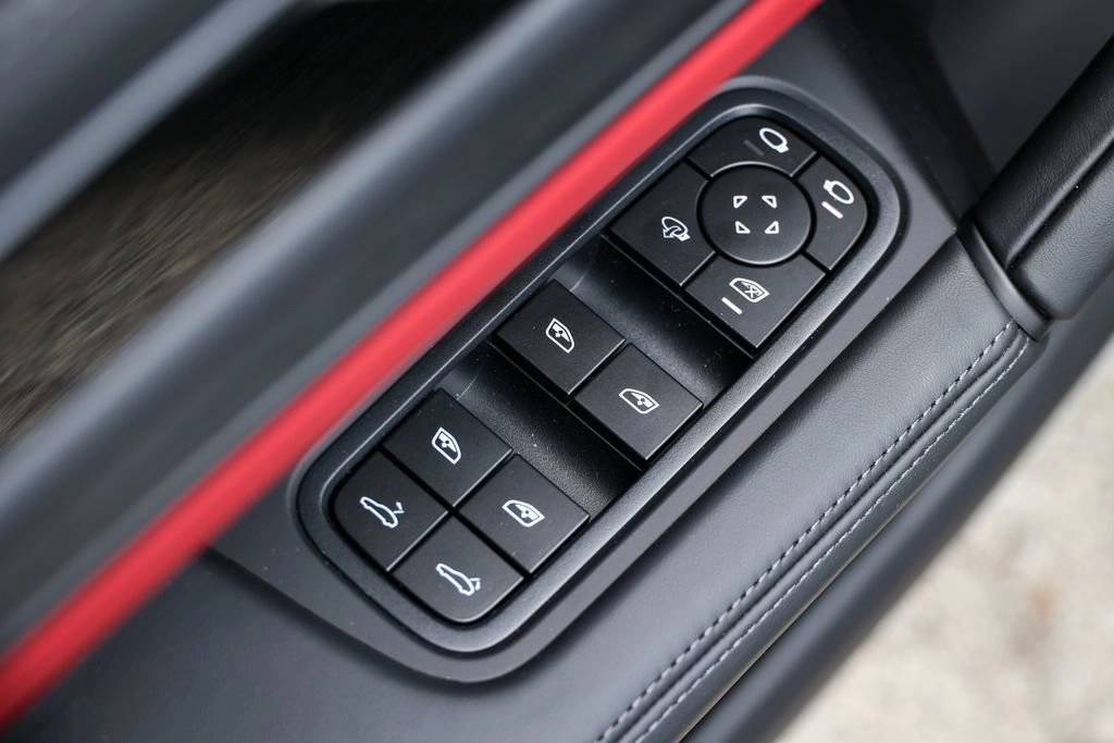 2026 Porsche Cayenne Coupe GTS