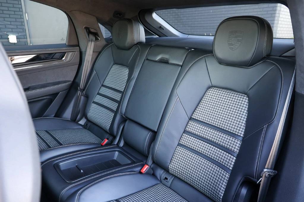 2026 Porsche Cayenne Coupe GTS