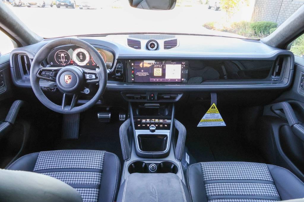 2026 Porsche Cayenne Coupe GTS