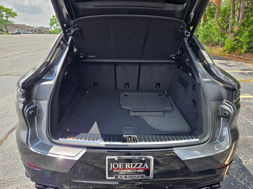 2025 Porsche Cayenne Coupe GTS