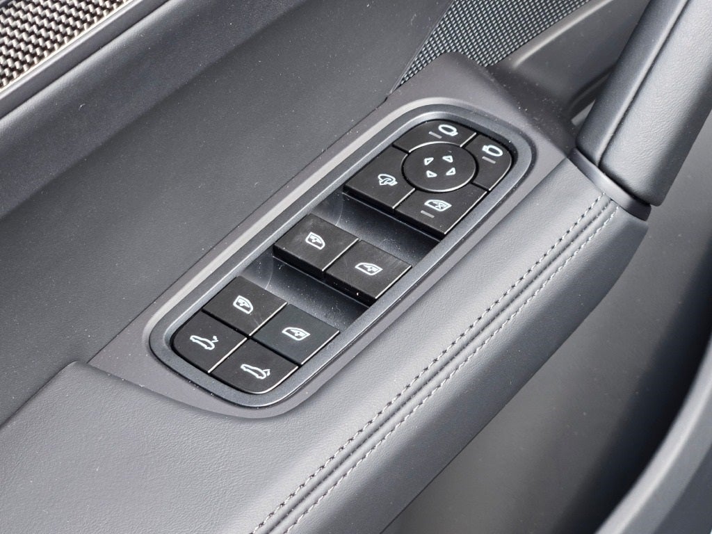 2025 Porsche Cayenne Coupe GTS