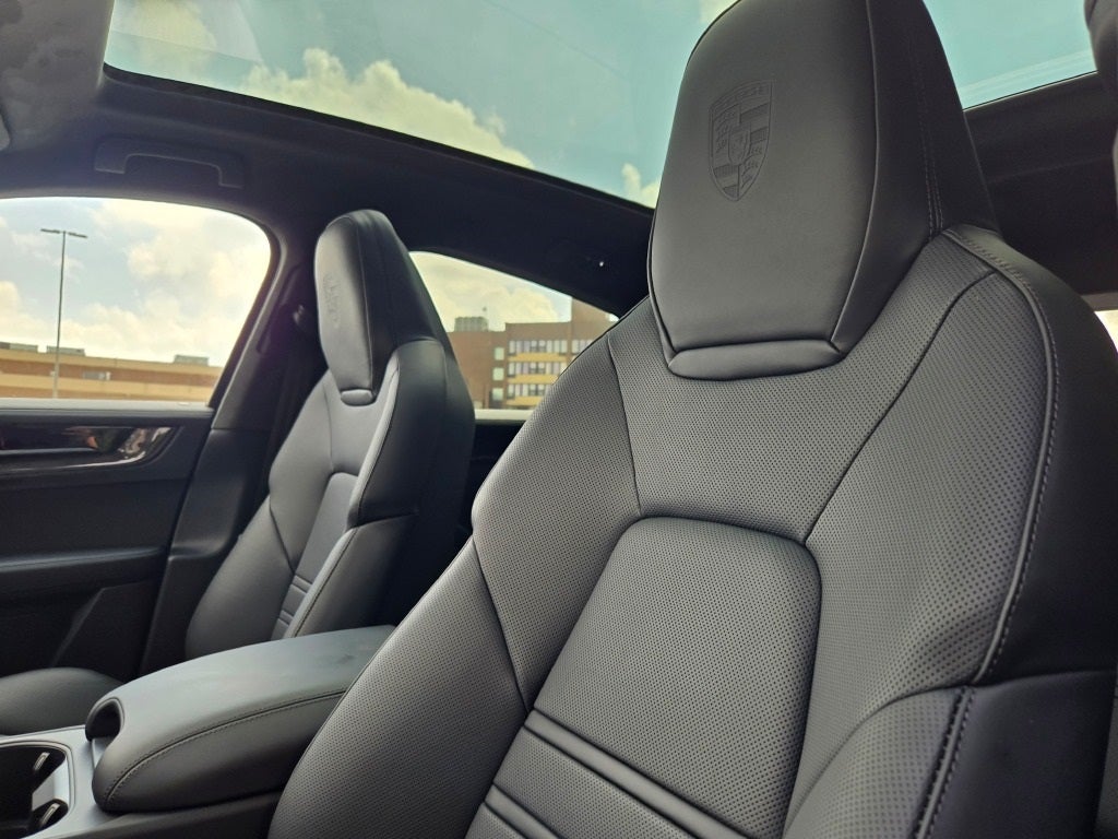 2025 Porsche Cayenne Coupe GTS