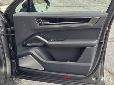 2025 Porsche Cayenne Coupe GTS