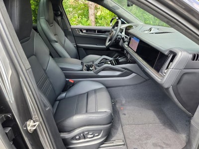 2025 Porsche Cayenne Coupe GTS