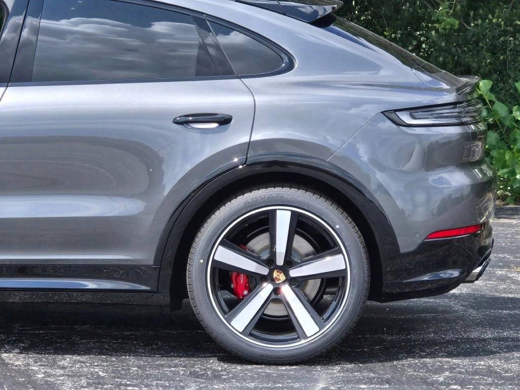 2025 Porsche Cayenne Coupe GTS