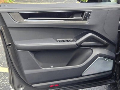 2025 Porsche Cayenne Coupe GTS